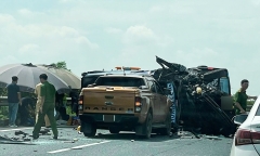 Hiện trường vụ xe limousine biến dạng sau tai nạn, loạt người bị thương trên cao tốc