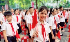 Học sinh, giáo viên Trường THCS Hoàng Hoa Thám hân hoan chào đón năm học mới