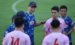 HLV Kim Sang-sik chứng minh mình khác biệt với ông Troussier