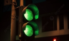 Hiện trường vụ hàng trăm lưới thép rơi từ xe đầu kéo, trúng đôi nam nữ đi xe máy