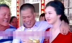 Bất chấp đàm tiếu cưới sếp tổng hơn 30 tuổi, cô dâu 20 tuổi khiến cả cõi mạng 