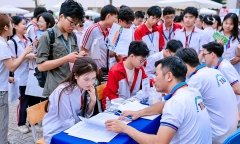 Từ bức tranh điểm chuẩn 2026: Đừng nhầm lẫn giữa tỷ lệ chọi mùa thi và bản dự báo nhu cầu nhân lực tương lai