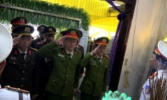 Truy thăng cấp bậc hàm Trung tá đối với Phó trưởng Công an phường hy sinh khi làm nhiệm vụ