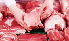 Bà nội chợ băn khoăn có nên chần thịt qua nước sôi?