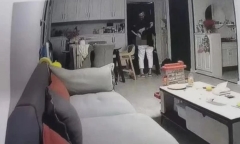 Lén lắp camera trong nhà, chồng cay đắng khi phát hiện bị mật giấu kín 7 năm của vợ