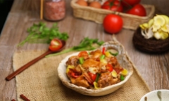 Thời tiết ẩm ương nấu ngay món gà nấu nấm đậm đà, ai chán ăn cũng muốn nếm ngay lập tức