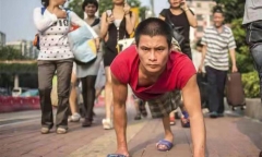 Ông bố bò nửa vòng đất nước tìm con trai 2 tuổi mất tích