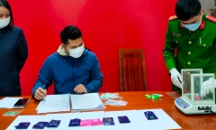 Bắt quả tang đối tượng vận chuyển 2.000 viên ma túy từ Lào về Việt Nam