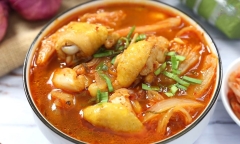 Nếu là tín đồ của kim chi, bạn không thể bỏ qua công thức nấu canh ngon bất bại này