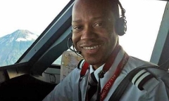 Indonesia vớt được một phi công QZ8501 trong buồng lái