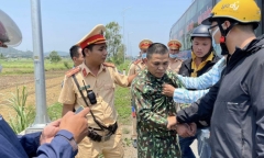 Bắt nghi phạm cướp giật tài sản, trốn trên xe khách