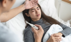 Làm cách nào để phân biệt sốt sau tiêm vaccine ngừa COVID-19 với các bệnh khác?