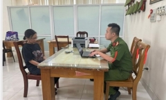 Bắt giữ nữ cán bộ ngân hàng