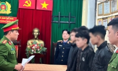Bắt nhóm thanh thiếu niên rủ nhau đi trả thù bằng dao