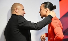 Pep Guardiola ân cần hỏi han vết thương của học trò cũ sau khi bị Sadio Mane đấm