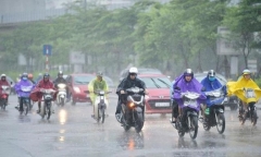 Mưa lớn trên khắp cả nước do áp thấp nhiệt đới đổ bộ