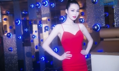 Khánh My khoe đường cong gợi cảm ở Phú Quốc