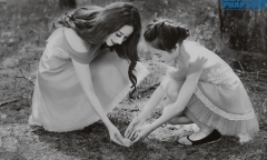 Khoảnh khắc đáng yêu của Khánh Thi và Quán quân BNHV nhí Linh Hoa