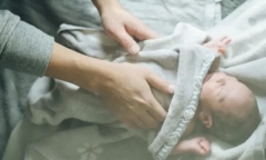 Mẹ tự sinh con tại nhà rồi sát hại bé bằng dao lĩnh án chung thân