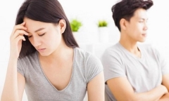 Chưa động phòng vợ đã đòi ra tòa hủy hôn vì thấy chồng lén lút uống thuốc trong tiệc cưới