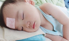 Bé 4 tuổi đau bụng kèm sốt, chưa đầy 3 tuần thì qua đời: Bác sĩ mắng cha mẹ thiếu hiểu biết