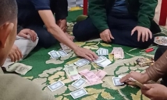 Thanh Hóa: Tạm đình chỉ công tác 4 cán bộ đánh bạc trong trụ sở cơ quan