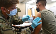 Mỹ: Quân nhân từ chối tiêm vaccine ngừa COVID-19 có thể bị sa thải