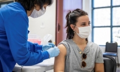 Pfizer bị bác bỏ kế hoạch tiêm mũi tăng cường vaccine ngừa COVID-19