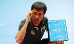 HLV Phạm Minh Giang sẽ được FIFA đặt vé về Việt Nam