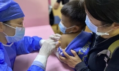 Trung Quốc triển khai tiêm vaccine Vero Cell cho trẻ 3-11 tuổi