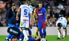 Khán giả thót tim vì Aguero đổ gục trên sân