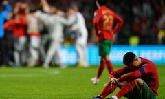 Ronaldo suy sụp, uất nghẹn khi Bồ Đào Nha mất vé trực tiếp vào World Cup 2022 ở phút 90