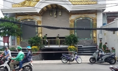 Tạm giữ 8 thanh niên trong vụ xông vào quán karaoke đâm chết người