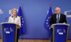 EU siết chặt trừng phạt với Nga, lần đầu tài trợ vũ khí cho Ukraine