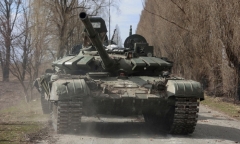 Ba Lan viện trợ hơn 200 tăng T-72 cho Ukraine