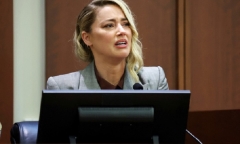 Ồn ào kiện tụng Johnny Depp và Amber Heard: Nữ chính khóc lóc, khai bị tấn công tinh thần
