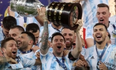 Neymar mỉa mai chiếc Siêu cúp liên lục địa Messi vừa giành được