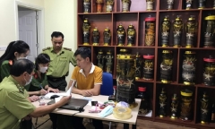 Liên tục phát hiện kho rượu không rõ nguồn gốc ngâm hổ mang, bọ cạp, động vật hoang dã