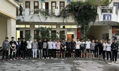 Hai nhóm thanh thiếu niên cầm hung khí hẹn nhau hỗn chiến trên quốc lộ