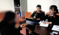 Cảnh giác với 