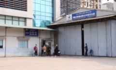 Thêm một trung tâm đăng kiểm ở Hà Nội bị khám xét, chủ xe ngậm ngùi ra về