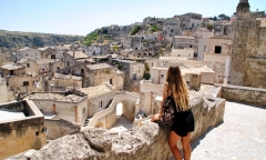 Thành phố hang đá lâu đời nhất thế giới ở Italy