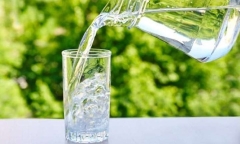 Uống nước xong thấy 4 dấu hiệu này thì nên đi khám ngay kẻo muộn