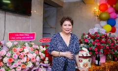 Mẹ Ngọc Sơn qua đời tại Bà Rịa - Vũng Tàu, nam ca sĩ đau xót không thể về chịu tang