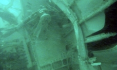 Indonesia vớt được một phi công QZ8501 trong buồng lái