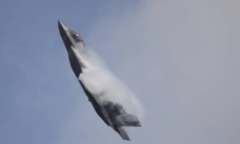 Tiêm kích tàng hình F-35B của Mỹ mất tích giữa chuyến bay