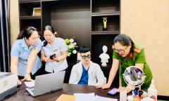 Kiểm tra phòng khám tư nhân phát hiện bác sĩ 