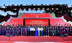 Ghi danh sổ vàng 100 thủ khoa xuất sắc năm 2024 của Thủ đô tại Văn Miếu