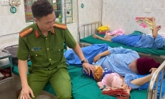 Thiếu tá công an giúp sản phụ “vượt cạn” an toàn ngay trên đường ở Hà Giang