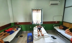 Người phụ nữ bị tố đánh 4 em nhỏ nhập viện vì trêu